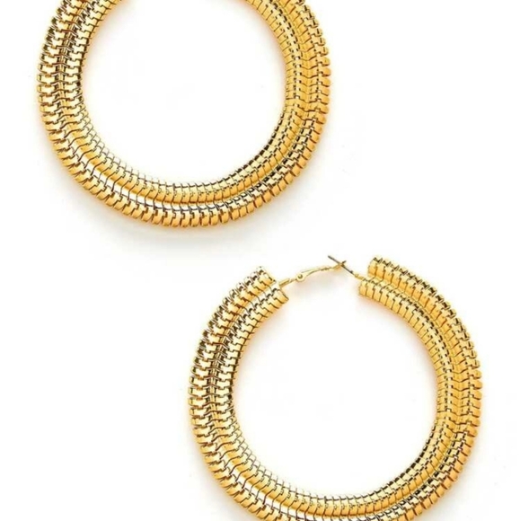 *Courtney* Large Detail Hoop Earrings - Picture 5 of 5